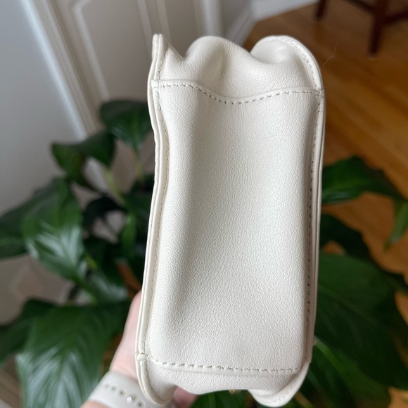 Liz Claiborne ivory cream leather bag with gold chain formal date night office - Picture 15 of 16